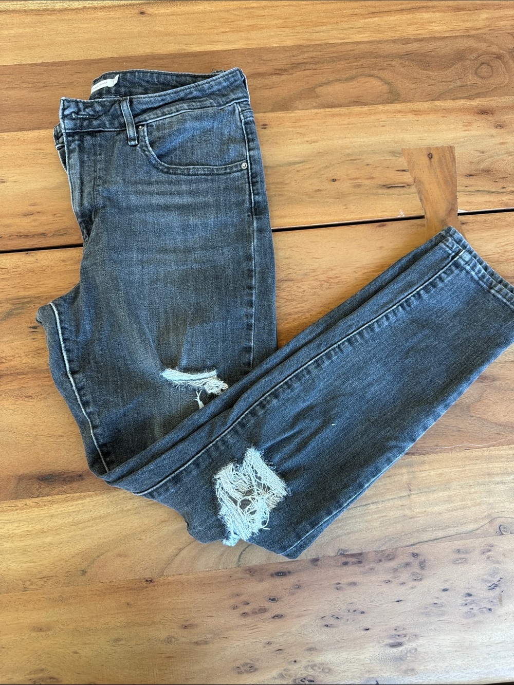 Levi's 721 Women's Washed black Distressed Skinny Jeans